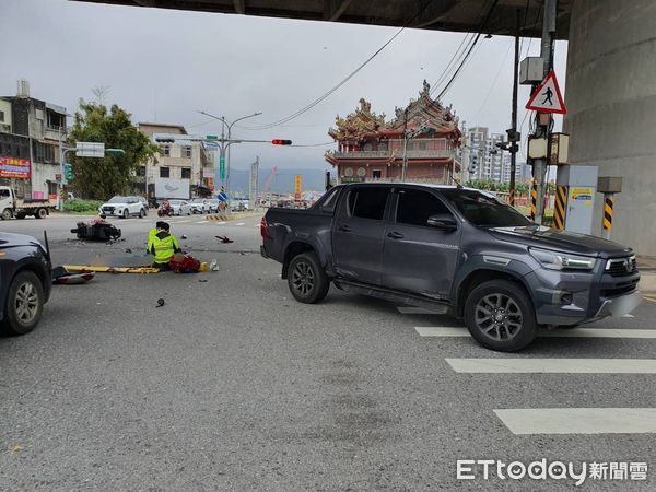 ▲▼裝潢工利用假日騎黃牌機車去農地務農，卻遭皮卡車碾爆頭身亡             。（圖／記者陳以昇翻攝）