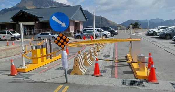 合歡山附近的停車場宣布開始收費，以避免停車格被久占。（圖／翻攝自中橫路況交通資訊站臉書）