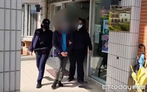 ▲▼李男假扮AIT員工騙妻結婚，給妻子45張百元假美金，警方查扣空氣槍及子彈等證物             。（圖／記者陳以昇翻攝）