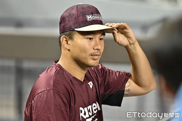 ▲▼讀賣巨人軍90週年紀念台灣試合，曾仁和。（圖／記者李毓康攝）