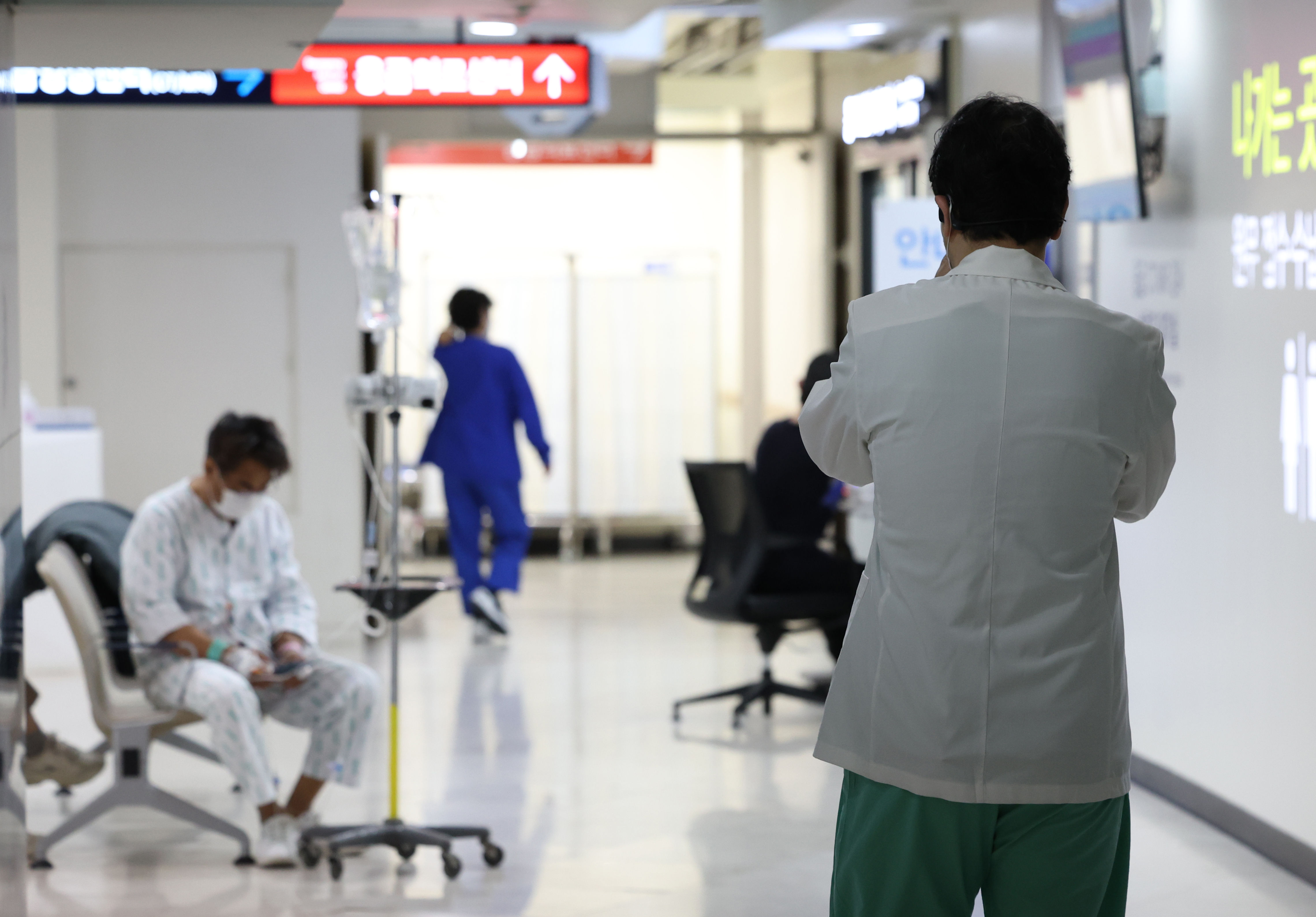 ▲▼南韓保健福祉部1日在官網公告強制復工令，要求12間醫院、13名住院與實習醫師返回崗位。（圖／達志影像／newscom）