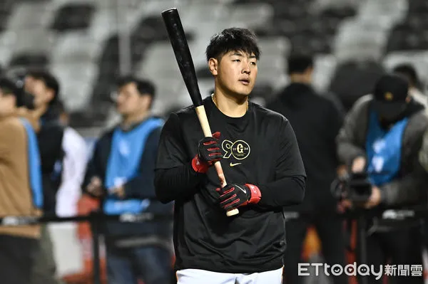 ▲▼讀賣巨人軍90週年紀念台灣試合，岡本和真。（圖／記者李毓康攝）