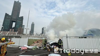 快訊／高雄旅運中心停車場竄濃煙　裝潢廢棄物詭燒...不排除縱火