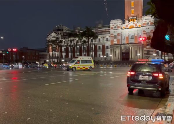 ▲總統府1日晚間傳出有憲兵人員自殺，救護車緊急到場。（圖／記者陳家祥攝）