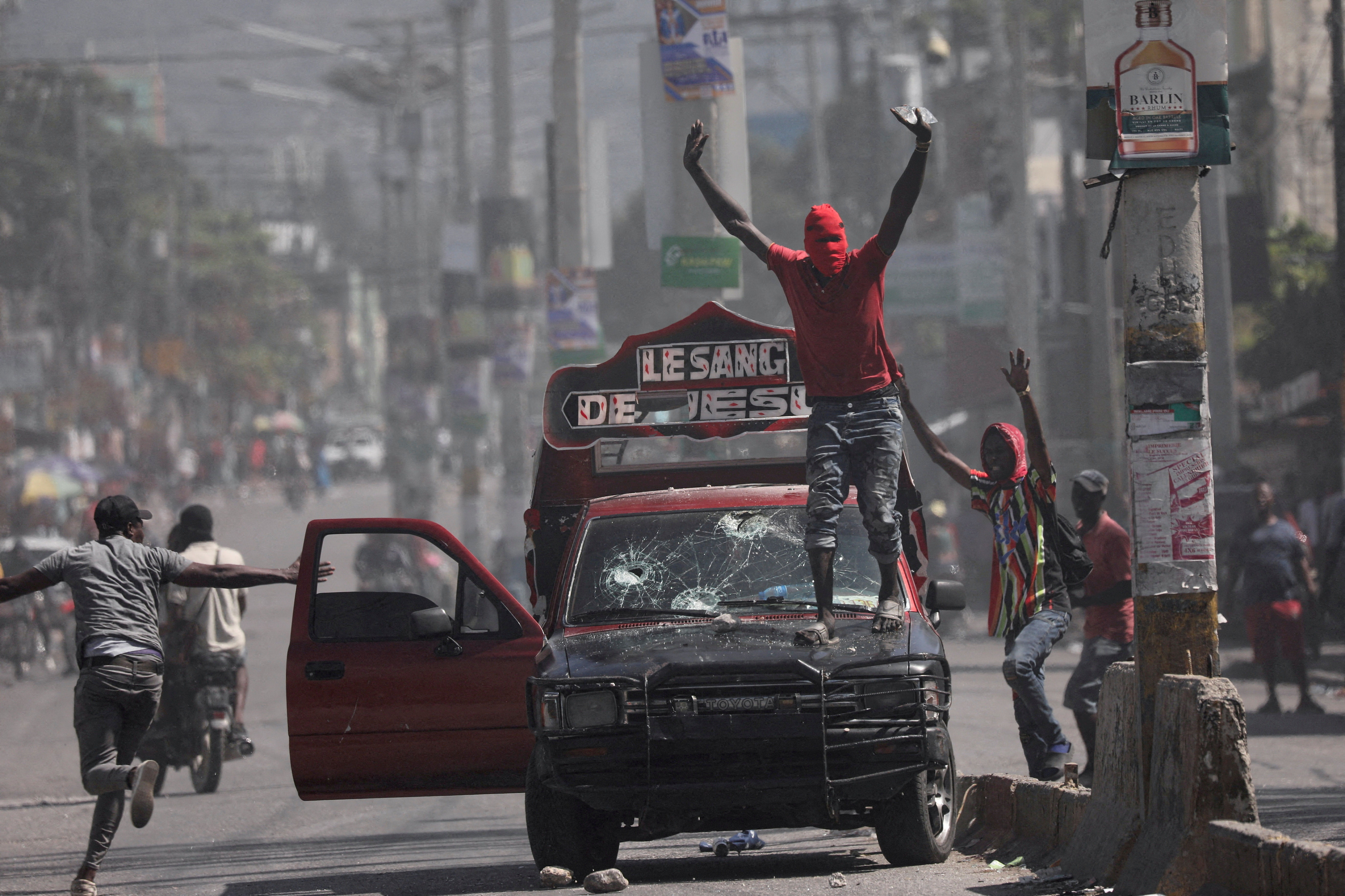 ▲▼ 海地首都太子港爆發動亂，黑幫首腦誓言推翻政府。（圖／路透）