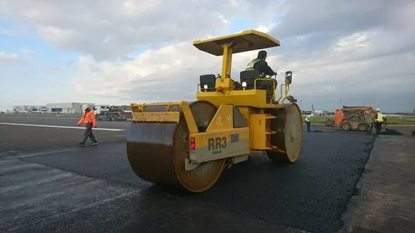 ▲▼桃機南跑道維修。（圖／桃機提供）