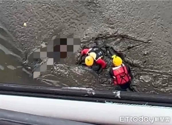 ▲蘇姓老翁不慎墜落橋底，受困沙洲無法自行脫困身亡。（圖／記者陸運陞翻攝）