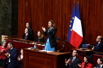全球首例！　法國會780比72壓倒性通過墮胎權入憲