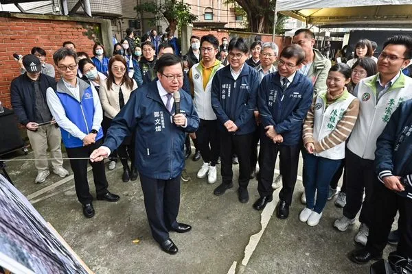 ▲▼鄭文燦今(4)日視察「桃園捷運棕線計畫」照片共5張如上 請參用。（圖／行政院提供）