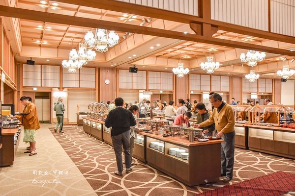 ▲▼福島會津蘆之牧溫泉的這間溫泉飯店《大川莊》，因為有神似「鬼滅之刃」無限城的造景而爆紅。（圖／部落客周花花甲飽沒授權提供，下同，勿擅自翻攝）