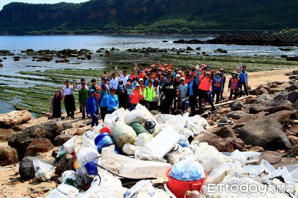 ▲▼ 淨灘清出880公斤垃圾及660公斤資源回收物            。（圖／環保局提供）