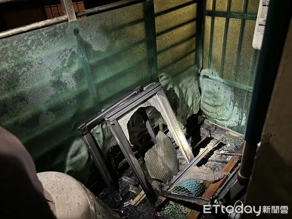 ▲▼ 新北市林口區中山路上一處3樓公寓民宅，今6日凌晨0時許，熱水器突竄火發生火警。（圖／記者戴上容翻攝）