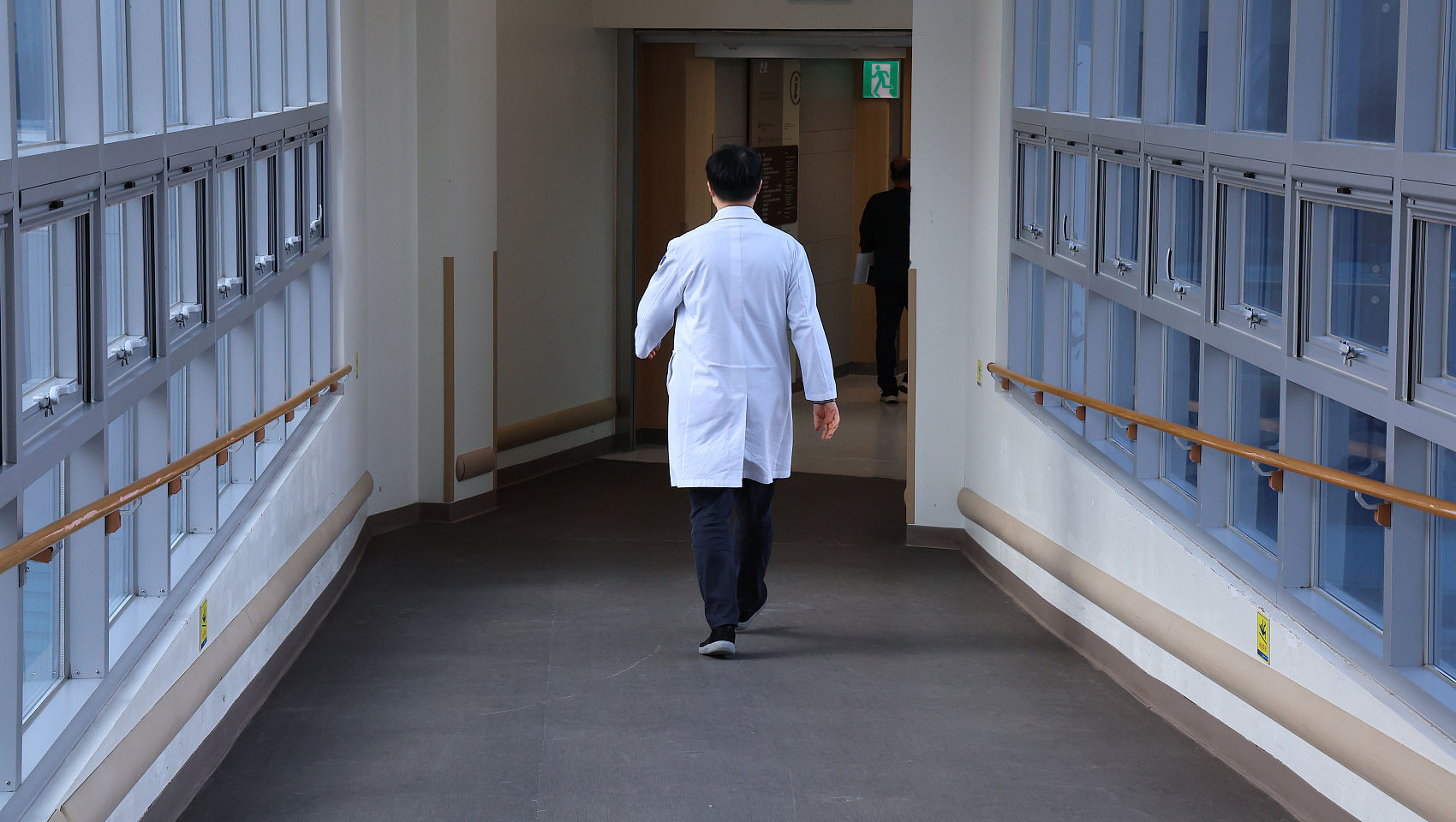 ▲▼南韓100間交誵醫院中已有超過1萬名住院醫師離開工作崗位。（圖／CFP）