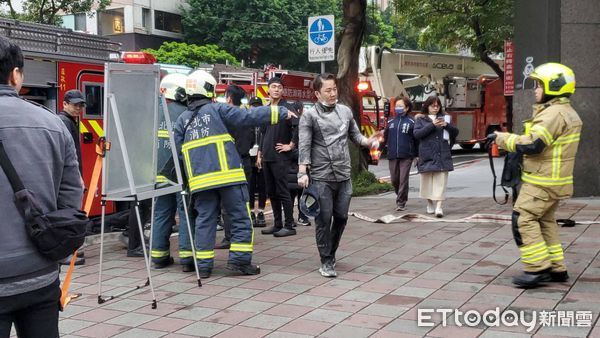 ▲▼信義區一間韓國烤肉餐廳起火             。（圖／記者黃彥傑攝）