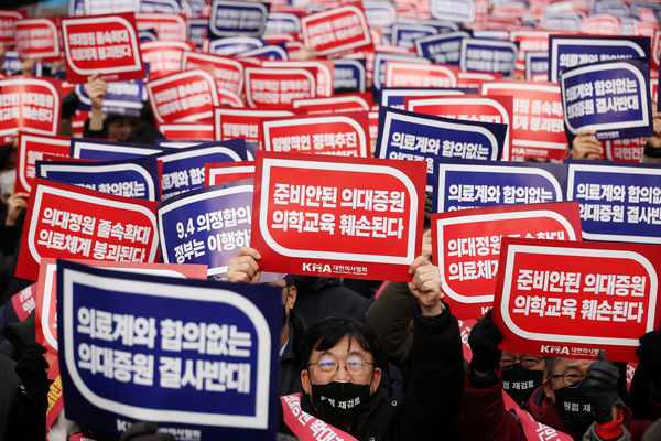 ▲▼韓國醫生將舉行大規模集會反對政府醫療政策。（圖／路透）