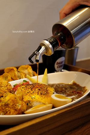 ▲▼天地咖哩Daddy’s Curry中原店，新開幕咖哩飯，只要180元就能吃，還能免費加飯、加湯、加醬不用錢。（圖／蹦啾謝蘿莉提供）