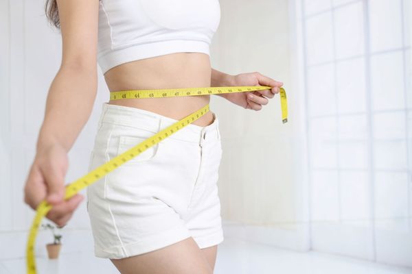 1個月瘦6~8公斤！日醫傳授「擺爛減肥法」　躺坐都能瘦