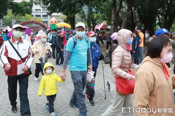 ▲台南市政府為響應世界腎臟病日，特舉辦「人人享腎健康」健走活動，提倡市民朋友養成健康好生活，市長黃偉哲特出席活動。（圖／記者林東良翻攝，下同）