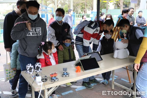 ▲▼ 志航國小校園開放日，宛如大學校園博覽會  。（圖／嘉義市政府提供）