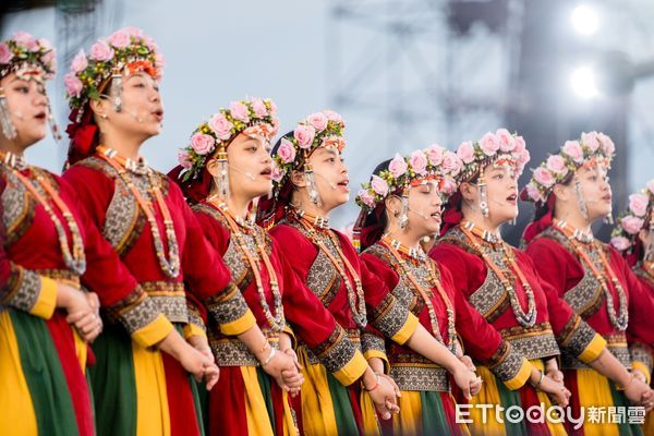 ▲2024台灣燈會在台南，10日迎接展期最後一天，包括安平及高鐵兩大燈區，精彩節目吸引賞燈民眾同樂。（圖／記者林東良翻攝，下同）