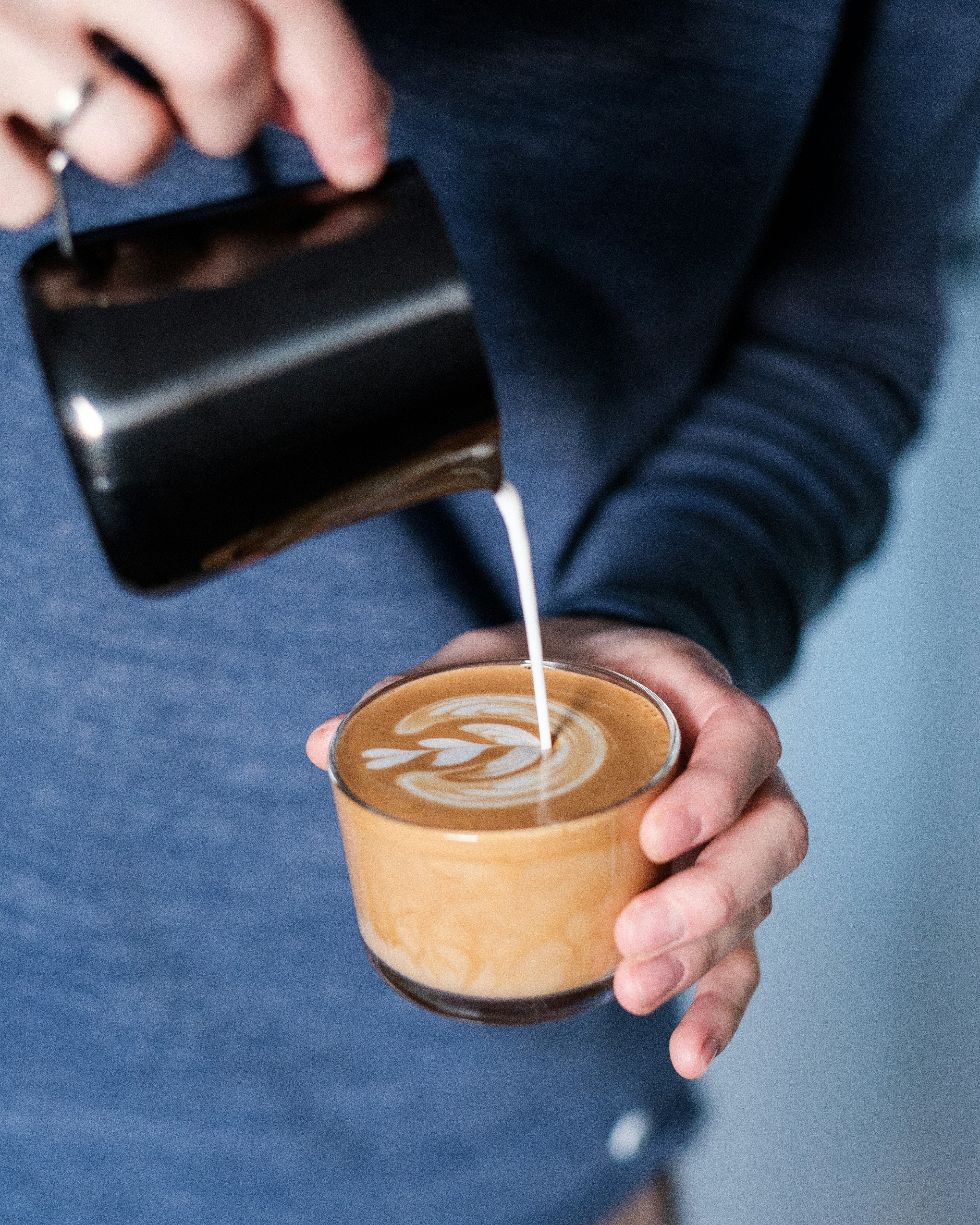 ▲平白咖啡,Flat White,馥芮白,馥列白。（圖／unsplash）