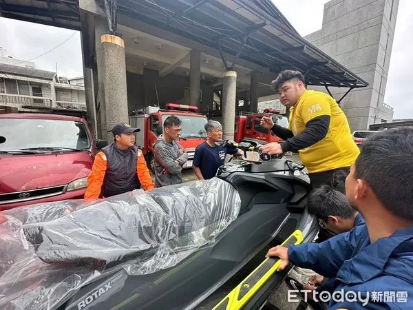 ▲救援利器水上摩托車報到。（圖／記者楊漢聲翻攝）