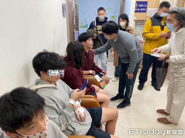 ▲▼台北市長蔣萬安赴北醫探視受傷學生。（圖／記者袁茵翻攝）