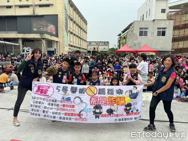 ▲屏東縣警局結合紙風車劇團-「阿猴落地掃」沉浸式防詐宣導             。（圖／記者陳崑福翻攝）