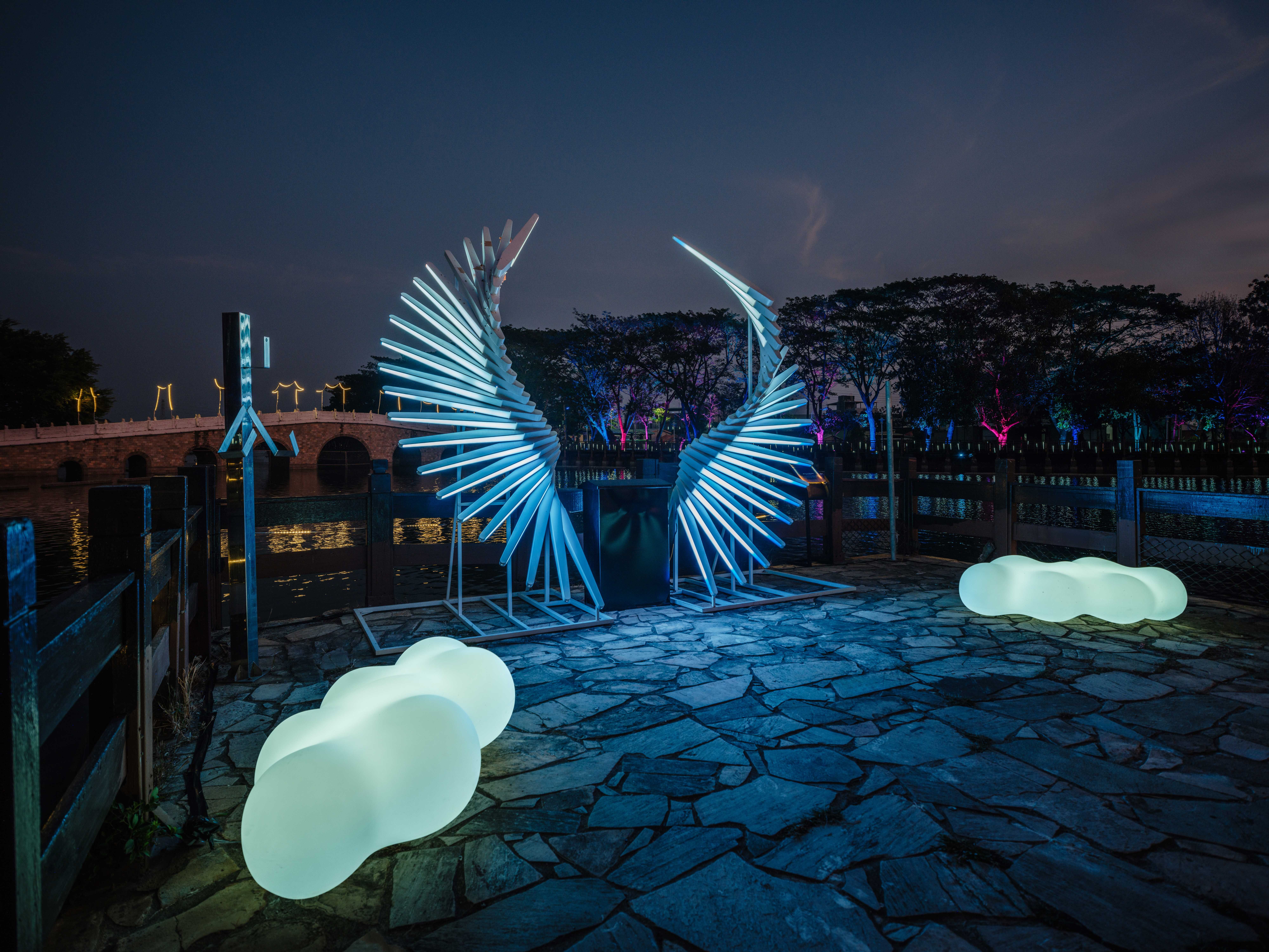 ▲台南市文化局首度舉辦「2024新營波光節」，活動甫落幕即傳來捷報，榮獲國際繆思設計大獎概念設計類-公共空間金獎肯定，在國際設計圈嶄露頭角。（圖／記者林東良翻攝，下同）