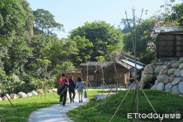 ▲「行義路溫泉區」有新面貌，「磺溪水岸復舊暨景觀營造工程」已完工開放,行義路溫泉區,磺溪水岸,磺溪水岸廣場。（圖／記者彭懷玉攝）