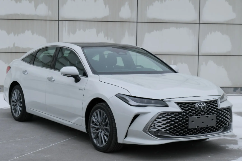 ▲TOYOTA Avalon 2.0升新油電實車提前曝光。（圖／翻攝自大陸工信部）