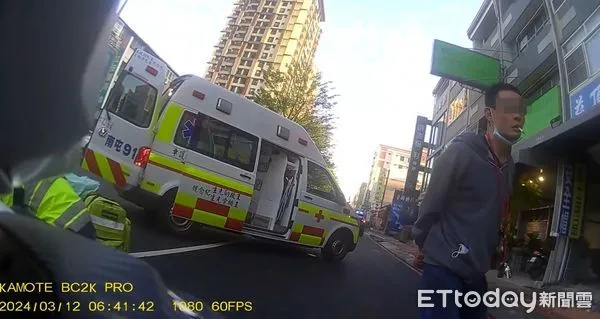 ▲▼台中29歲工程師遭撞斃，肇事駕駛還叼菸在現場走來走去、比手畫腳。（圖／記者白珈陽翻攝）