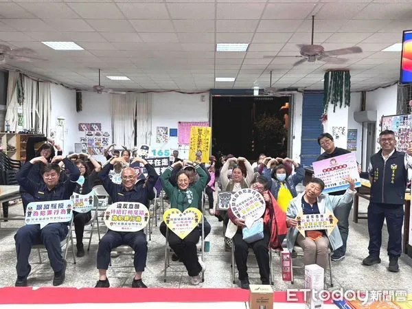 ▲里港警分局長溫基興深入社區治安及交安宣導           。（圖／記者陳崑福翻攝）