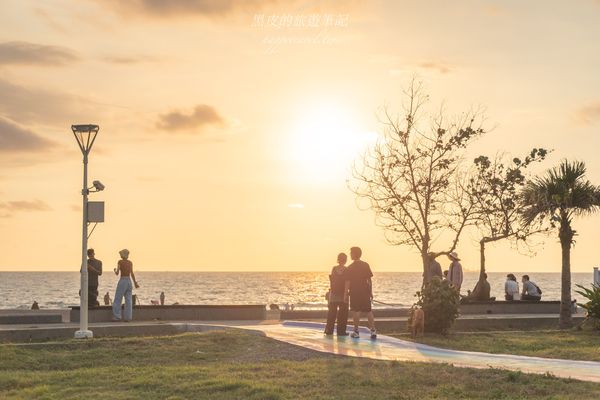 ▲▼高雄旗津異國風咖啡廳。（部落客黑皮的旅遊筆記提供）