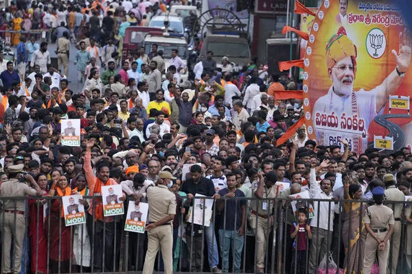 ▲▼印度總理莫迪（Narendra Modi）的支持者齊聚印度人民黨（BJP）位於海得拉巴（Hyderabad）的造勢現場。（圖／達志影像／美聯社）