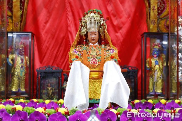 ▲▼白沙屯媽祖新衣。（圖／記者湯興漢攝）