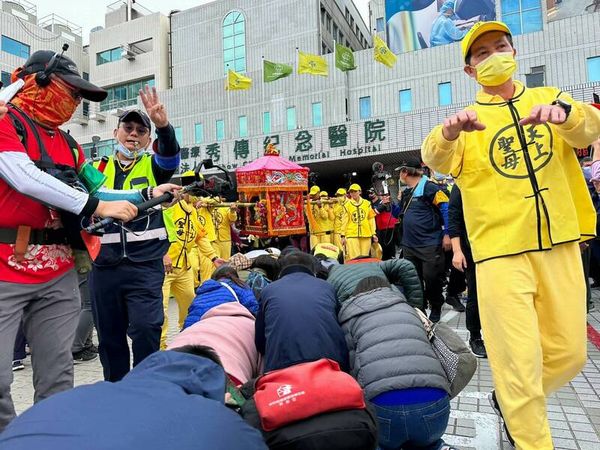 ▲去年白沙屯媽祖進彰化秀傳醫院盛況。（資料圖／彰化秀傳醫院提供）