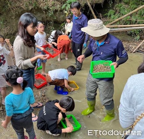 ▲台南左鎮化石園區將在兒童節推出「龍溝古生物探索」活動，親子大手牽小手一起合力尋找化石，驚喜體驗左鎮生態與化石之美。（圖／記者林東良翻攝，下同）