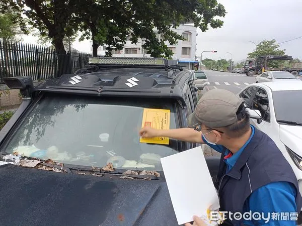 ▲台東環保局呼籲民眾廢棄車不要隨意停放或棄置占用道路。（圖／記者楊漢聲翻攝）