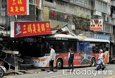 北市公車撞進三媽臭臭鍋釀2人受傷　市府：初判未傷建物主結講