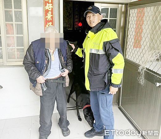 ▲大園警分局竹圍派出所林姓員警將高齡95歲楊姓阿伯安全護送返家。（圖／記者沈繼昌翻攝）