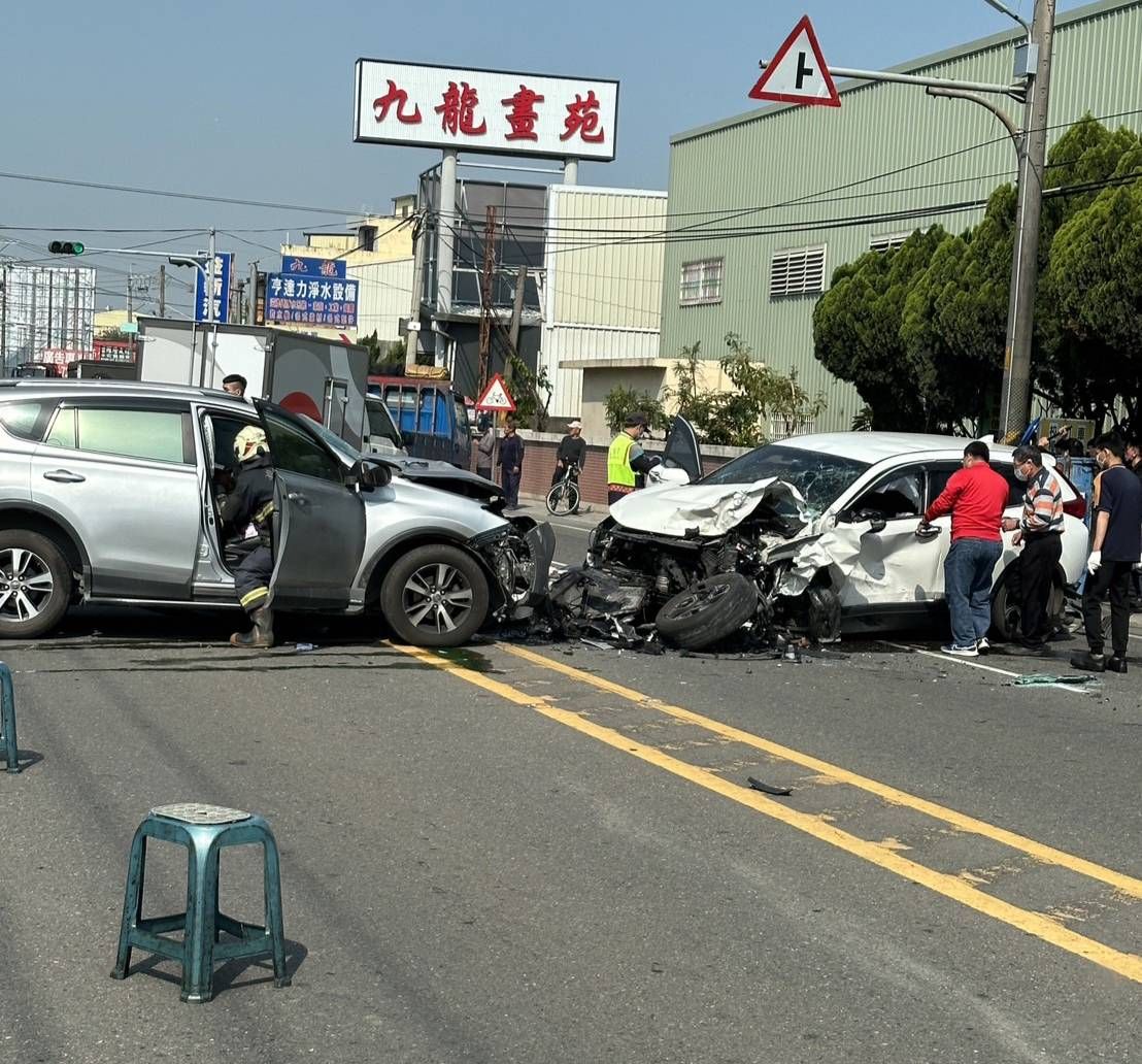 ▲埔心鄉員鹿路發生5車追撞意外。（圖／翻攝自記者爆料網）