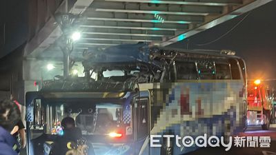 高雄遊覽車「1原因撞涵洞」1死14傷　司機過失致死送辦