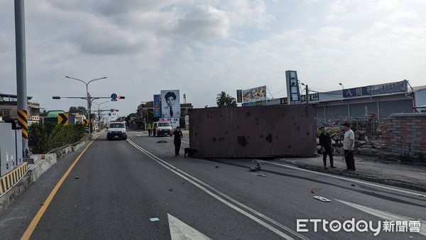 ▲新埤鄉台一線新埤與新民路口車禍          。（圖／記者陳崑福翻攝）