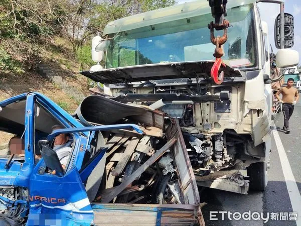 ▲▼   國三田寮段多車連環撞，全線封閉中 。        。（圖／記者吳奕靖翻攝）