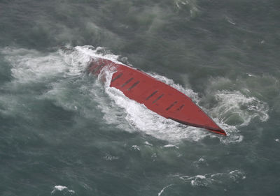 南韓化學船日本海域翻覆！搜救第二天「確認8人死亡」　1船員仍失蹤