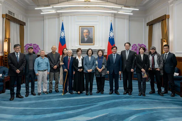 ▲▼新台灣和平基金會、政治受難者關懷協會、政治受難者及家屬、專家學者倡議設立「519白色恐怖記憶日」。總統蔡英文今接見倡議團體。（圖／總統府提供）