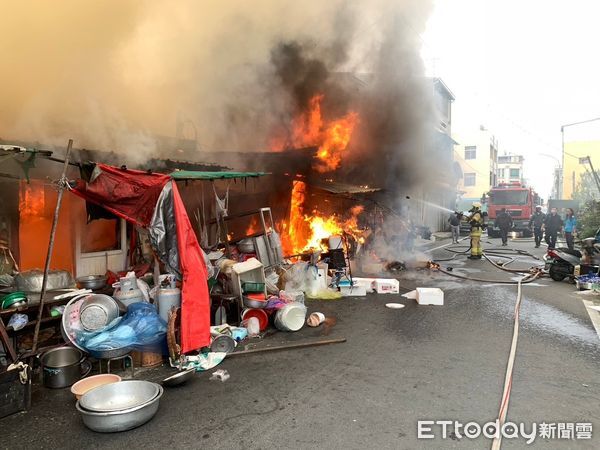 ▲▼        學甲知名虱目魚小吃店火警     。（圖／記者林東良翻攝）