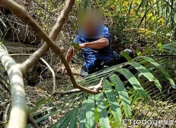 ▲男子看獼猴迷失山林間，警方即刻救援。（圖／記者楊漢聲翻攝）
