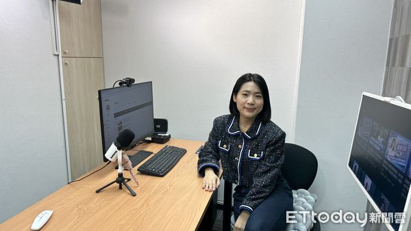 ▲▼ 謝龍介、徐巧芯在國會辦公室設置直播間  。（圖／記者崔至雲攝）